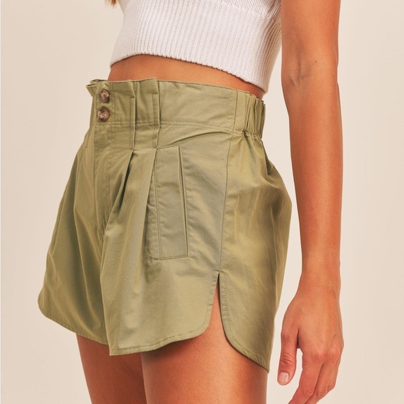 Women's Shorts - Picture 7 of 8